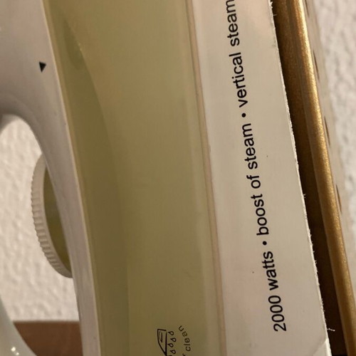 Electric iron like new, fully functional