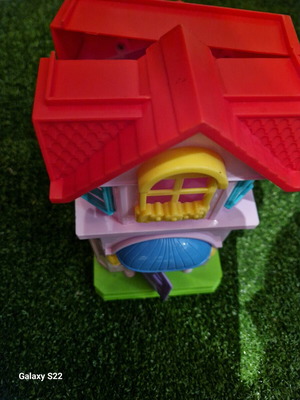 Small dollhouse like new