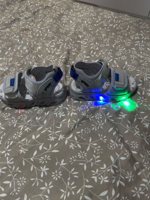 Children's shoes size 25 new