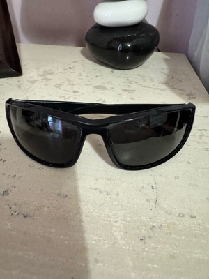 Bolle Fenix sunglasses like new with black acetate frame and lens BS136001