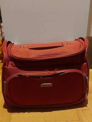 Diplomat women's beauty case used, brick red with multiple compartments