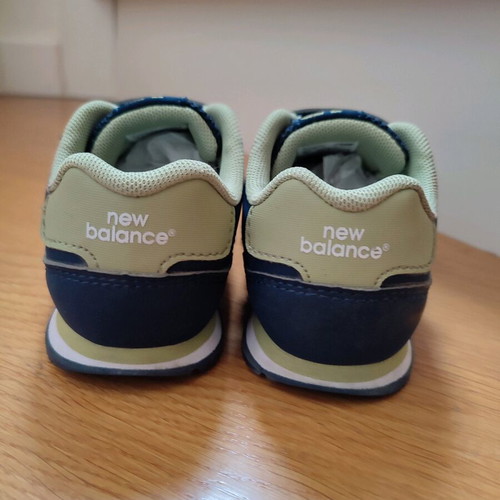 New Balance boy sneakers size 26 like new, blue and green