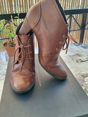 Tommy Hilfiger Women's Leather Ankle Boots used, brown, size 40