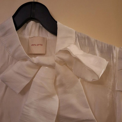 White Zeta Otto blouse satin look size M like new