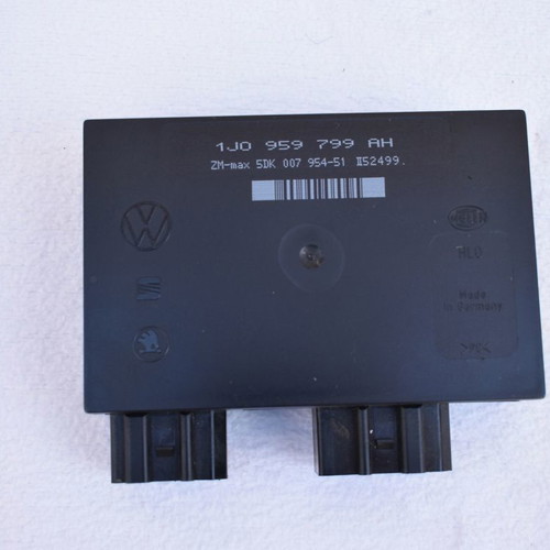 Relay control unit for central locking VW Golf 4 and Bora used