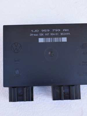Relay control unit for central locking VW Golf 4 and Bora used