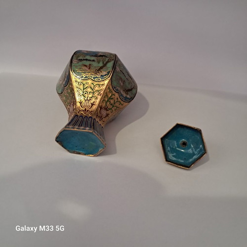 Polygonal cloisonné vase with lid
