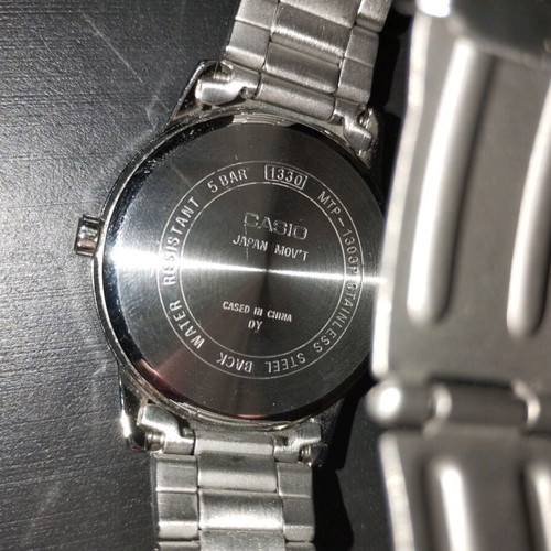 Casio wristwatch like new, silver men's MTP model