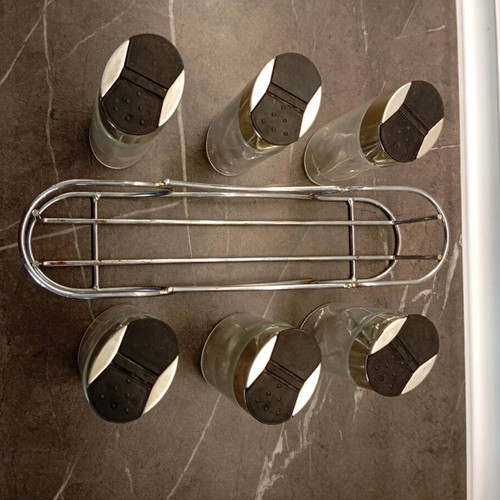Spice set like new, 6-position with metal base