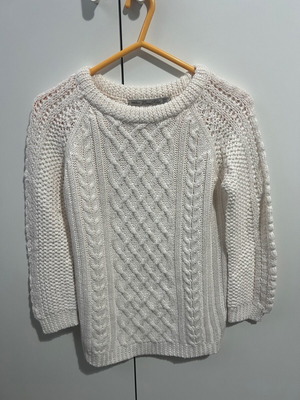 Zara white knitted sweater like new with cable knit design