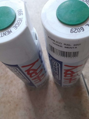 Acrylic spray paint RAL 6029 mint green, pack of 2