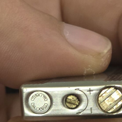 Maxim vintage gas lighter with slim metal design