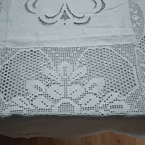 Handmade tablecloth from azur knit and machine 90x96 cm new