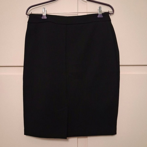Elastic black skirt like new, size S