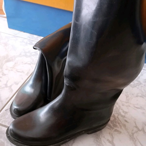 Women's galoshes boots used, size 39, black with defects