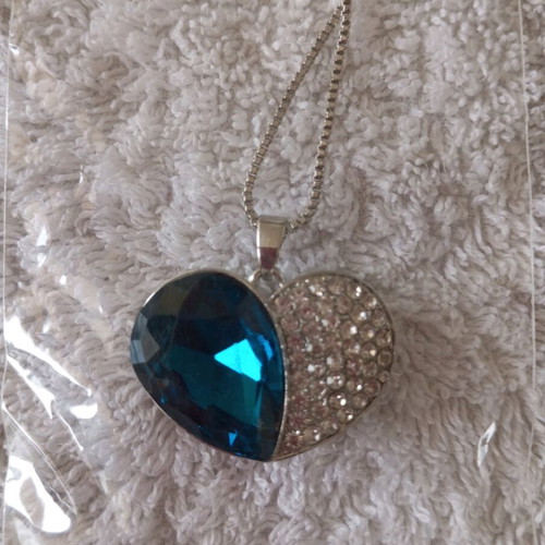 Handmade necklace with double heart and Swarovski stones, new