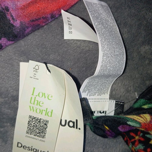 Desigual scarf new with tags 90/180 cm