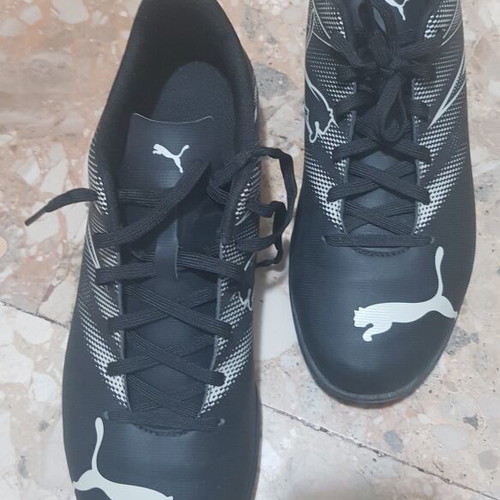 Puma football shoes like new, size 44, black