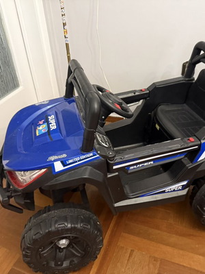 Electric Off Road Vehicle 12V like new, black blue jeep