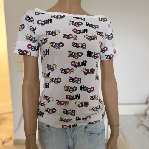 Hugo Boss white cotton top S like new with multicolor logo