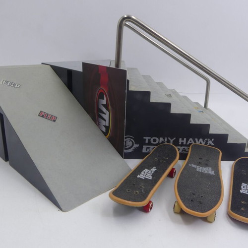 Tech Deck Tony Hawk Foundation Skate Park Stairs Rail Ramp 3 Fingerboards used