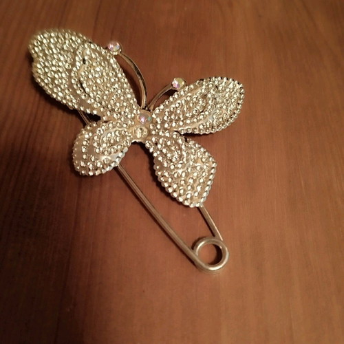 Brooch with rhinestones like new, white and silver