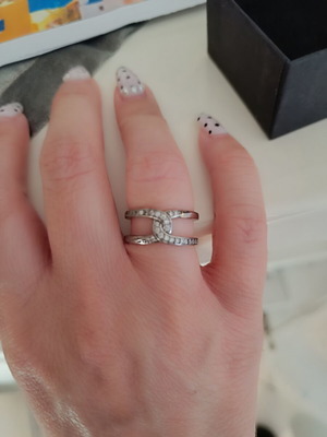 925 Silver Ring size 6 like new