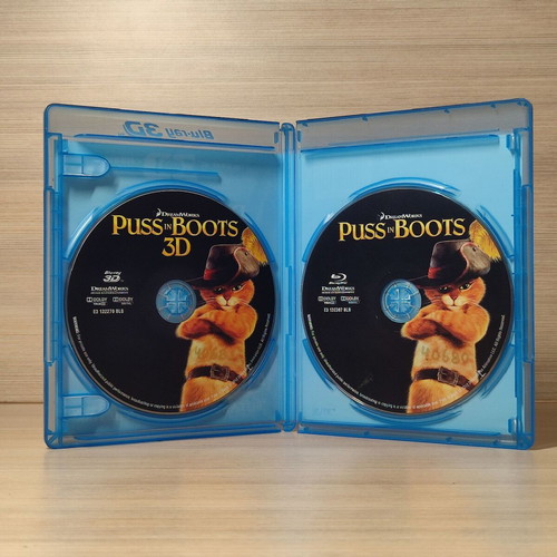 Puss in Boots Blu-Ray like new, dubbed with Greek subtitles