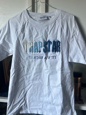 T shirt Trapstar size M like new, white and blue