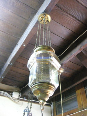 Hanging lamp used like new, old glass
