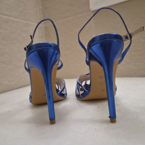 Ideal Shoes blue pointed toe sandals new, 12cm heel