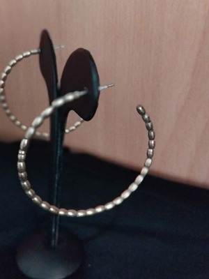 Hoop earrings like new, gold color, 5 cm diameter