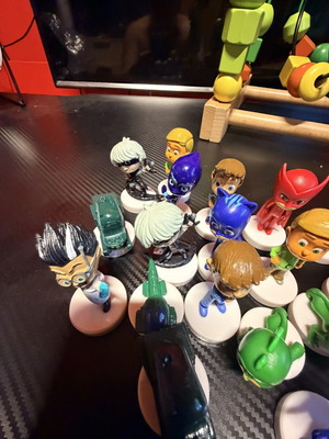 30 Pj Masks figures with stamp, collectible set