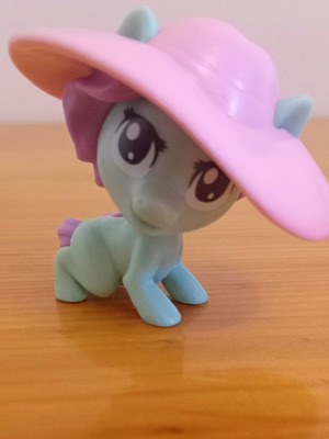 Minty My Little Pony figure like new from Hasbro Friendship is Magic