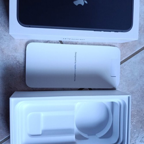 Apple iPhone 11 box used