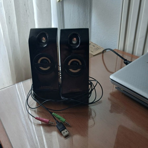 Speakers for laptop and tablet