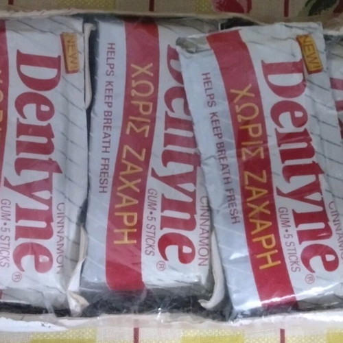 Box filled with chewing gum like new, complete with wrapping