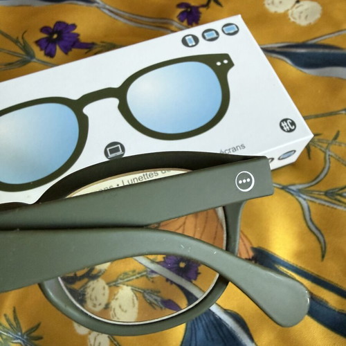 Izipizi Reading Glasses +1 with Blue Light Protection like new