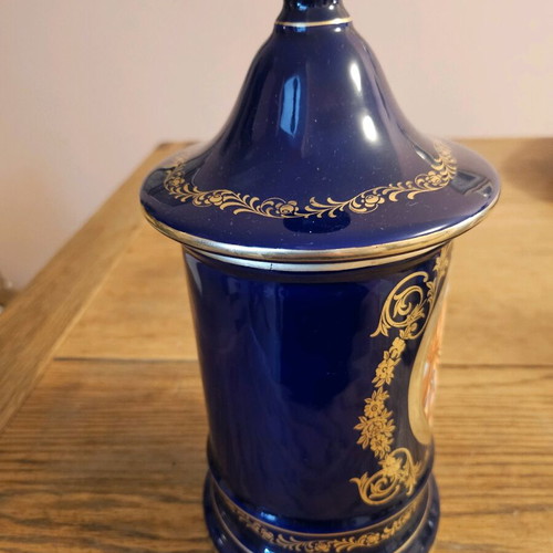 Italian ceramic like new in dark blue color