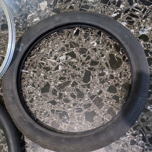 Bicycle wheels 20 inches used, with tires and inner tubes