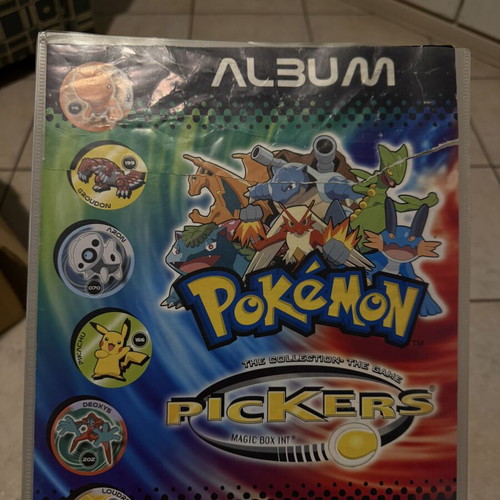 Pokémon Pickers collection like new with many pieces