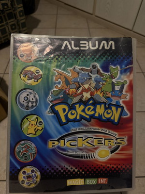 Pokémon Pickers collection like new with many pieces
