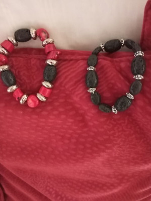 Bracelets like new with red and black stones, set of 3