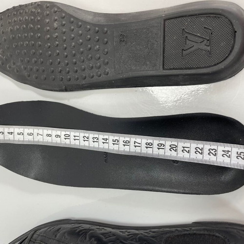 Louis Vuitton black leather sneakers size 38.5 used