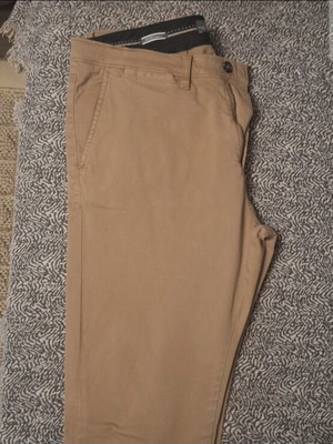 Gaudi men's skinny fit pants beige like new, size 36 W46