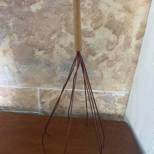 Manual head massage tool with wooden handle