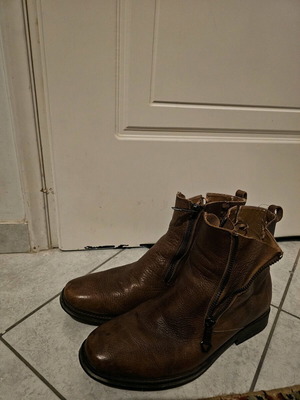 Guess leather ankle boots used, brown, size 44