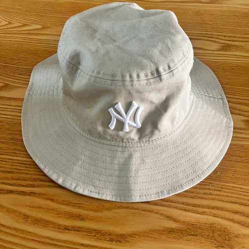 New Era bucket hat medium beige like new