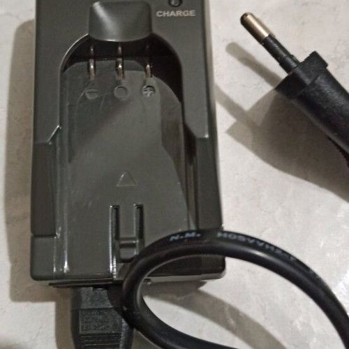 Olympus LI-10C charger like new, Lion battery