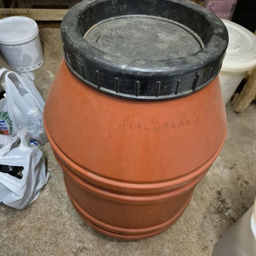 Barrel 200 liters like new